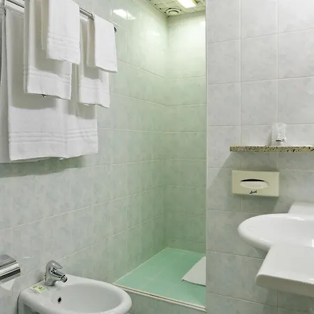 Ginosi Arizona Hotel Milan