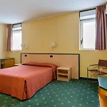 Ginosi Arizona Hotel 3*