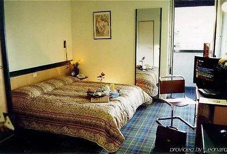 Hotel Ginosi Arizona Milán