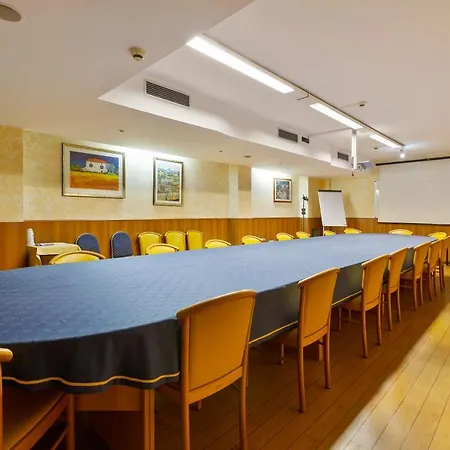 Ginosi Arizona 3* Milán