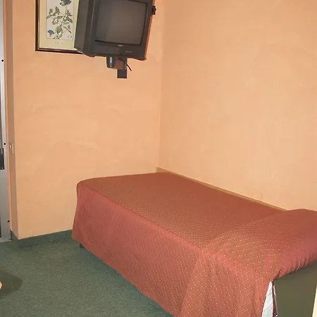 Ginosi Arizona 3* Milaan